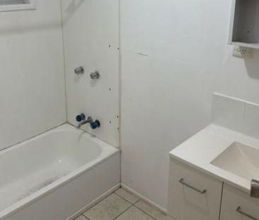 Charming 2-Bedroom Unit in Slade Point - Photo 5