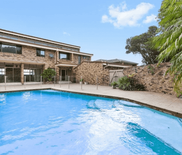 Family Home with Panoramic Views - Photo 3