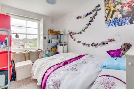 3 bedroom flat to rent - Photo 4
