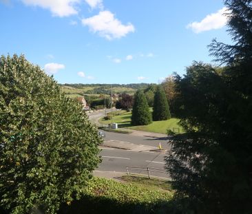 Hill View, Dorking, RH4 - Photo 1