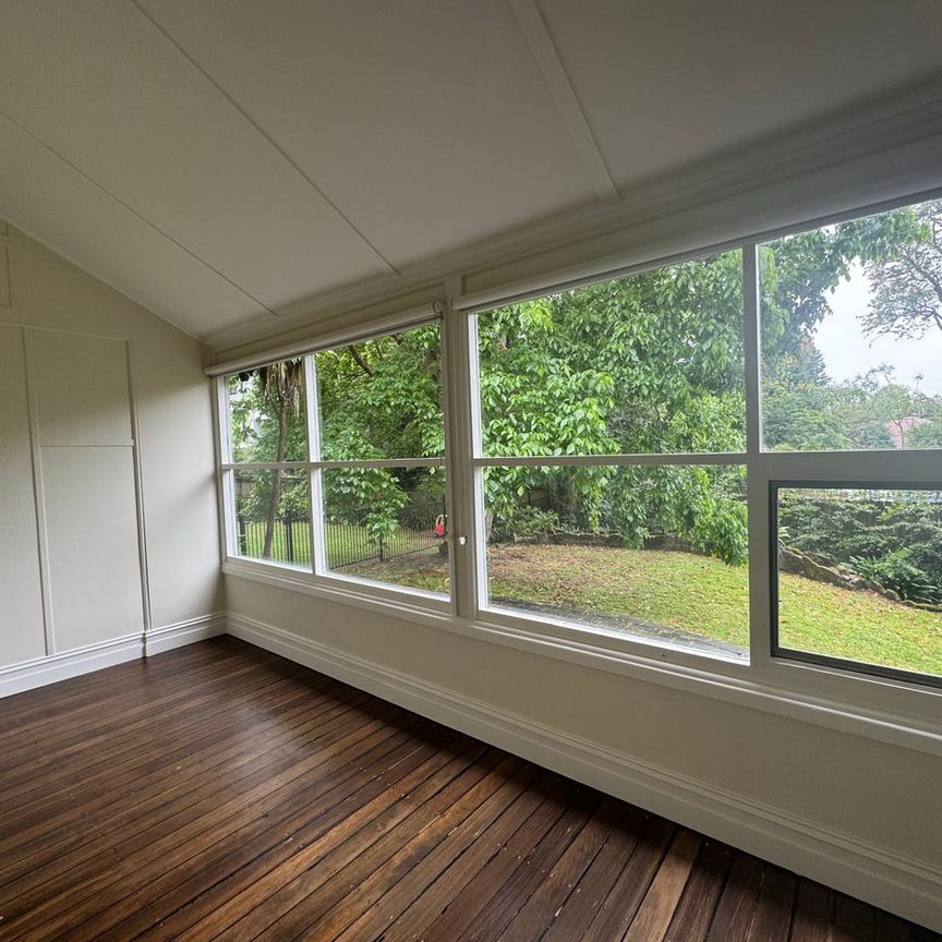 Renovated Federation 4 Bed w/ Built ins, Sunroom/Study, 2.5 Bath, Gas Cooking & Heating, Air Con in Master, Laundry, Plenty of Parking - Photo 1