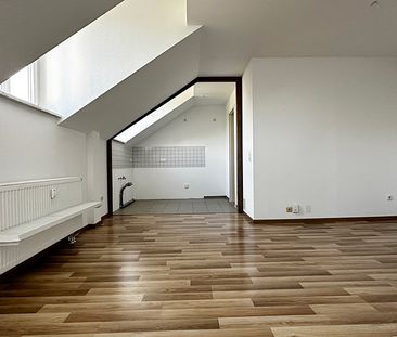 Helle Dachgeschoss-Maisonette-Wohnung mit offener Wohnküche in ruhiger Lage von Chemnitz/Altendorf - Photo 4