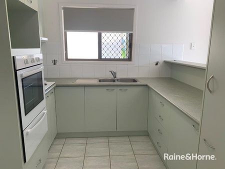 Marina & Boat Club - who could ask for more ... - Photo 5