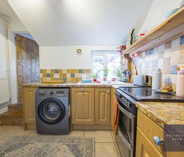 1 bedroom character property to rent - Photo 4