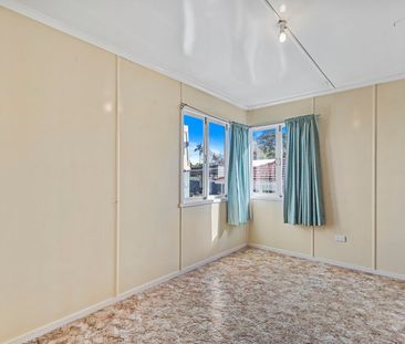 Spacious Family Home - Photo 6