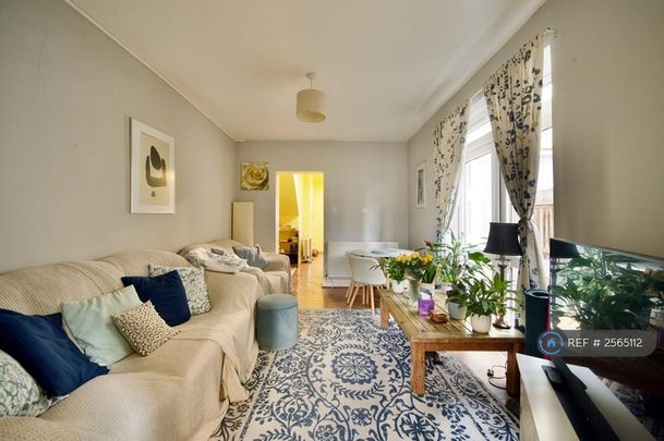 2 bedroom flat to rent - Photo 1