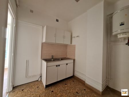 Location Appartement 2 pièces 47m² LE HAVRE 76600 - Photo 4