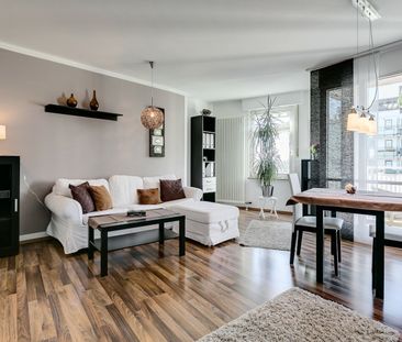 Modern apartment with south-west facing loggia - Photo 3