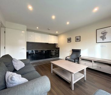 Heron House, Rushley Way, Reading, Berkshire, RG2 - Photo 2