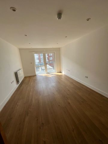 2 Bed Flat, Centenary Plaza, SO19 - Photo 3
