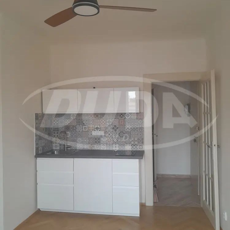 Byt 1+kk s terasou (17 m - Photo 1