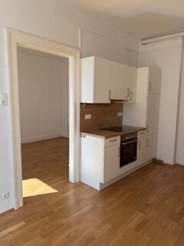 Klein und fein: Schön sanierte 2-Zimmer-Wohnung: Küche/Essen, kleines Bad und ein Schlafzimmer in Graz – ideal für Studierende durch die zentrale Lage! Hochparterre, fahrradabstellplatz im Freien, ohne Kellerabteil, - Foto 2