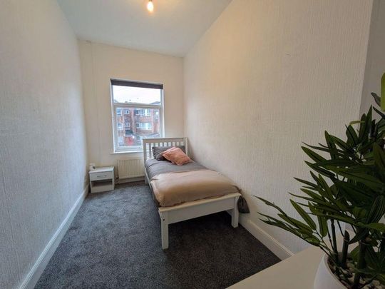 1 bedroom in a house share to rent - Photo 1
