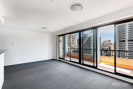 LUXURIOUS ONE BEDROOM APARTMENT IN THE HEART OF THE CBD | Unfurnished - Photo 2