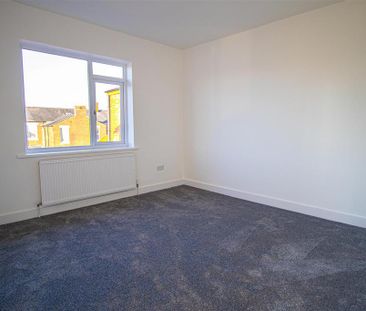 3 bedroom end of terrace house to rent - Photo 6