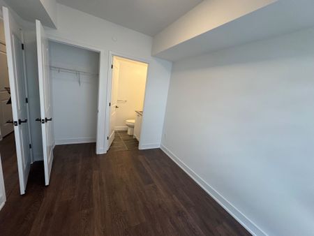 For Lease - 2343 Khalsa Gate, Oakville, Ontario - Photo 4