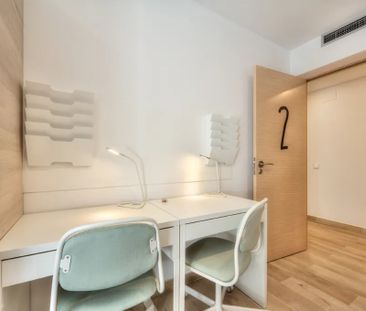 Travessera de Gràcia, Barcelona, Catalonia 08021 - Photo 5