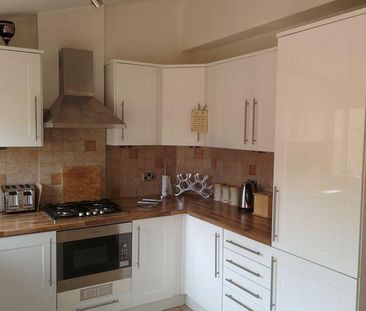 3 bedroom terraced house to rent - Photo 5