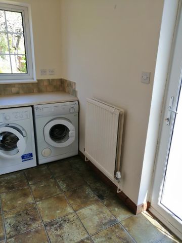 4 bedroom detached house to rent - Photo 5