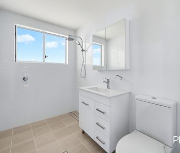Freshly Renovated & Ready to Impress! - Photo 4