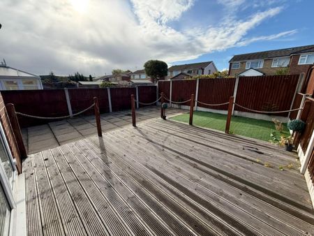 3 bedroom House To Let - Photo 5