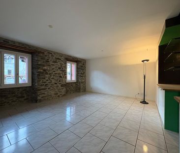 Bel appartement de 2.5 pièces avec cachet - Photo 2