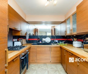 House Share to rent - Asher Way, London, E1W - Photo 6