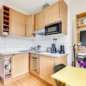 Warbeck Road, W12, London - Photo 2