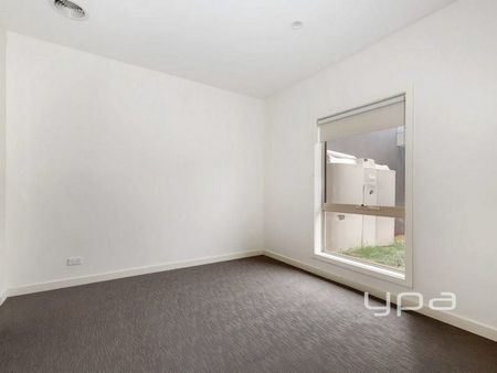 Charming Duplex in Convenient Fawkner Location - Photo 5