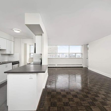 Champlain Towers - Photo 4