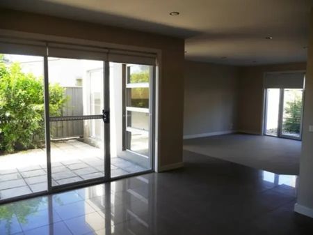 Modern Townhouse Living in the Heart of Wodonga CBD - Photo 3