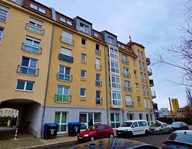 TOP sanierte und möbilierte 2 - Zimmer Wohnung mit Balkon und Einbauküche - Photo 1