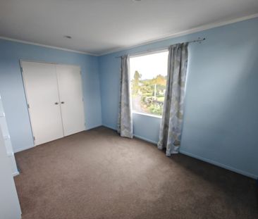 Three bedroom home - Photo 5