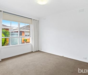 Lovely 2 Bedroom Unit - In The Heart Of Highett! - Photo 1