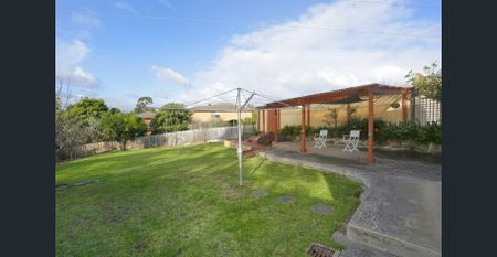 Immaculate Family Home in Quiet Court Location - Photo 5