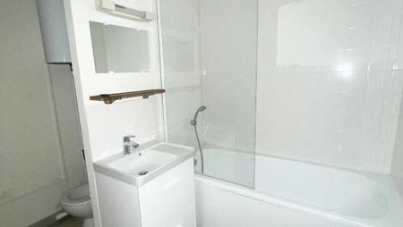 Grand studio rénové - Secteur Pépinière - Photo 4