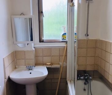 Room in a Shared House, Sidney Avenue, N13 - Photo 5