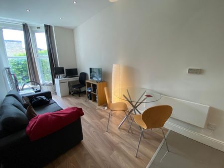 1 Bed Flat, Otley Road, LS16 - Photo 3