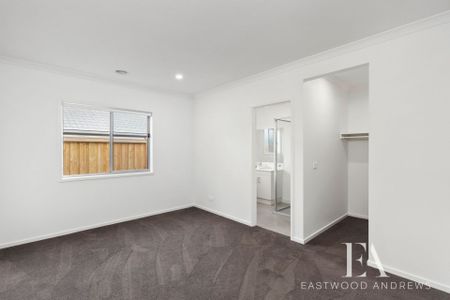Comfortable 4 Bedroom Home - Photo 3