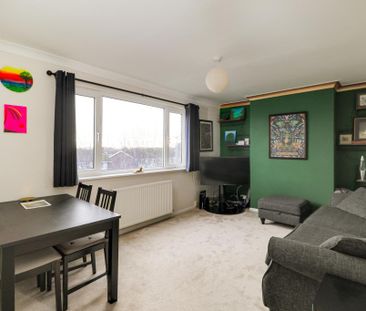 2 bedroom maisonette to rent - Photo 2