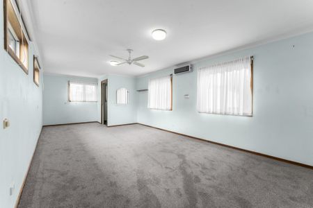 Charming Cottage in the Heart of Woodend - Photo 3