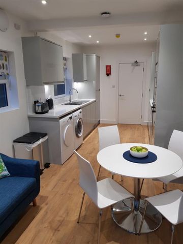 1 bedroom Flat To Let - Photo 5