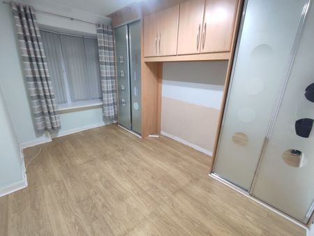 1 Bed Flat, Royston Square, G21 - Photo 2