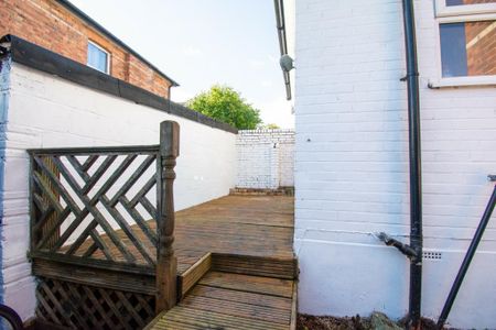2 bedroom flat to rent - Photo 5