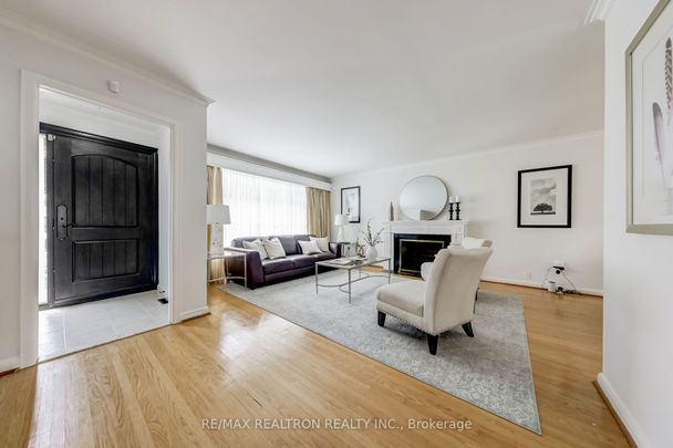 For Lease - 387 Willowdale Avenue, Toronto, Ontario - Photo 1