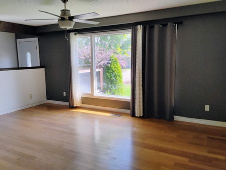 For Lease - 418 Little Avenue Unit# Main Level, Barrie, Ontario - Photo 3