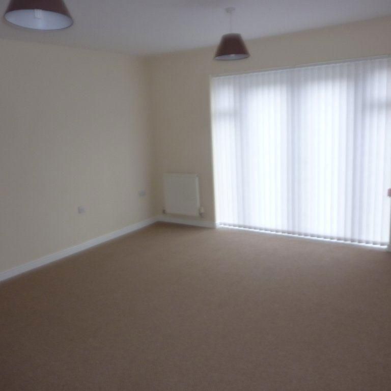 3 bedroom property to rent - Photo 1