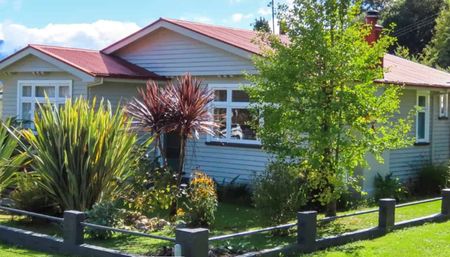 REEFTON - 2 BEDROOM - Photo 4