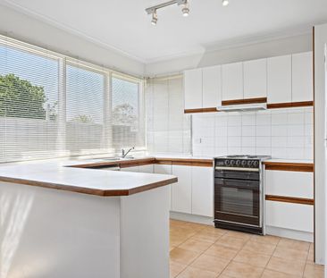 Location Location - Just 5 Minutes' Walk to Laverton Station! - Photo 4