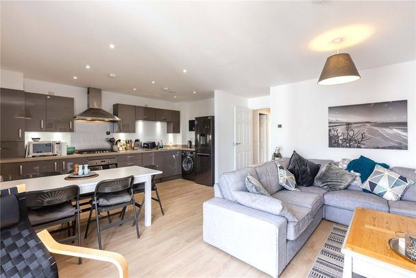 Flat 14, 2 Arneil Place - Photo 1